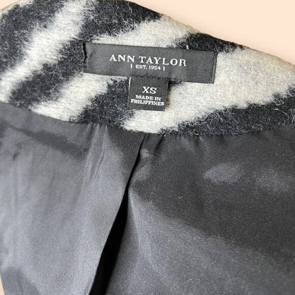 Ann Taylor Zebra Wool 3/4 Length Sleeve Jacket - Picture 5 of 6